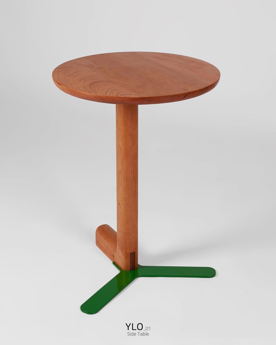 studio_ha2022 게시물 이미지: YLO_01 Side table

이 테이블은 이름 그대로 하단의 Y, 측면의 L,...