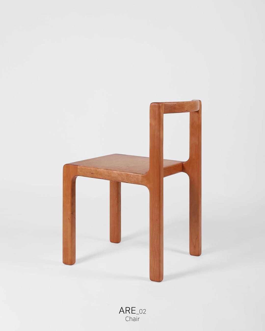Photo by 스튜디오 하 on June 11, 2025. May be an image of armchair.