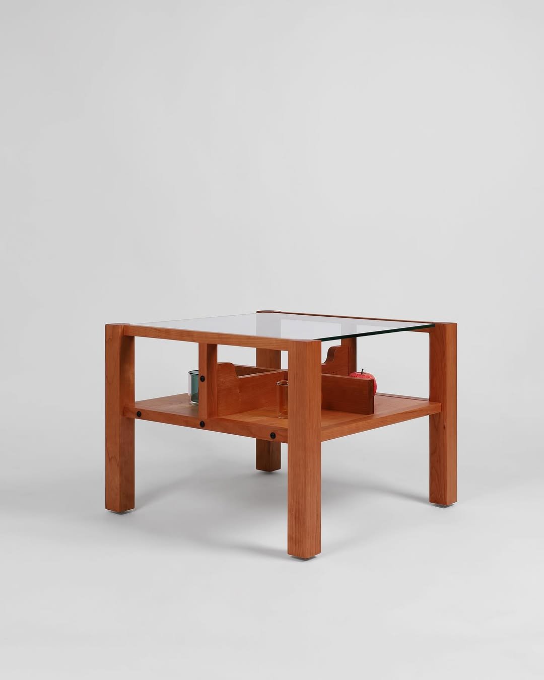 Photo by 스튜디오 하 on September 05, 2025. May be an image of table, dining table and text.