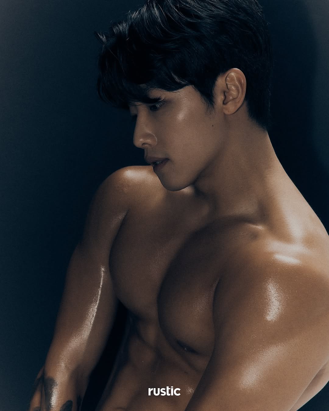 Photo by 러스틱 스튜디오 on March 18, 2025. May be an image of one or more people, biceps, people bodybuilding, underwear and poster.