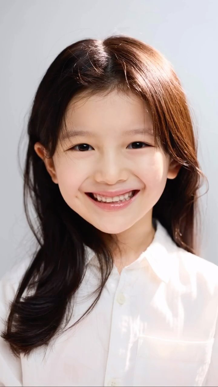 studio_u.sung_official 게시물 이미지: 보기만 해도 기분이 좋아지는
사람이 있다. 지금처럼 
많은사람들에게 미소를 머금게...