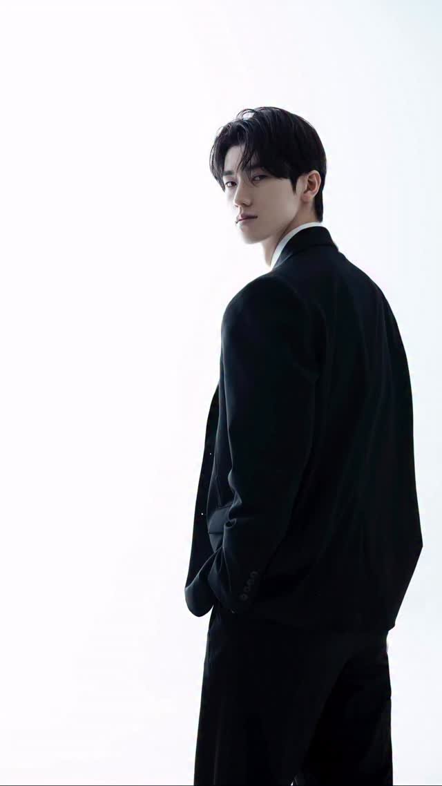 studio_u.sung_official 게시물 이미지: 사진하나로 인생이
바뀔수 있기에 

한분한분 최선을 다하겠습니다

#프로필...