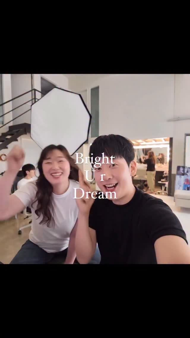 studio_u.sung_official 게시물 이미지: 하루하루 쌓여가는 추억들이
그인연들이 너무나 소중하다

확실히 과거의 영상
사진은...