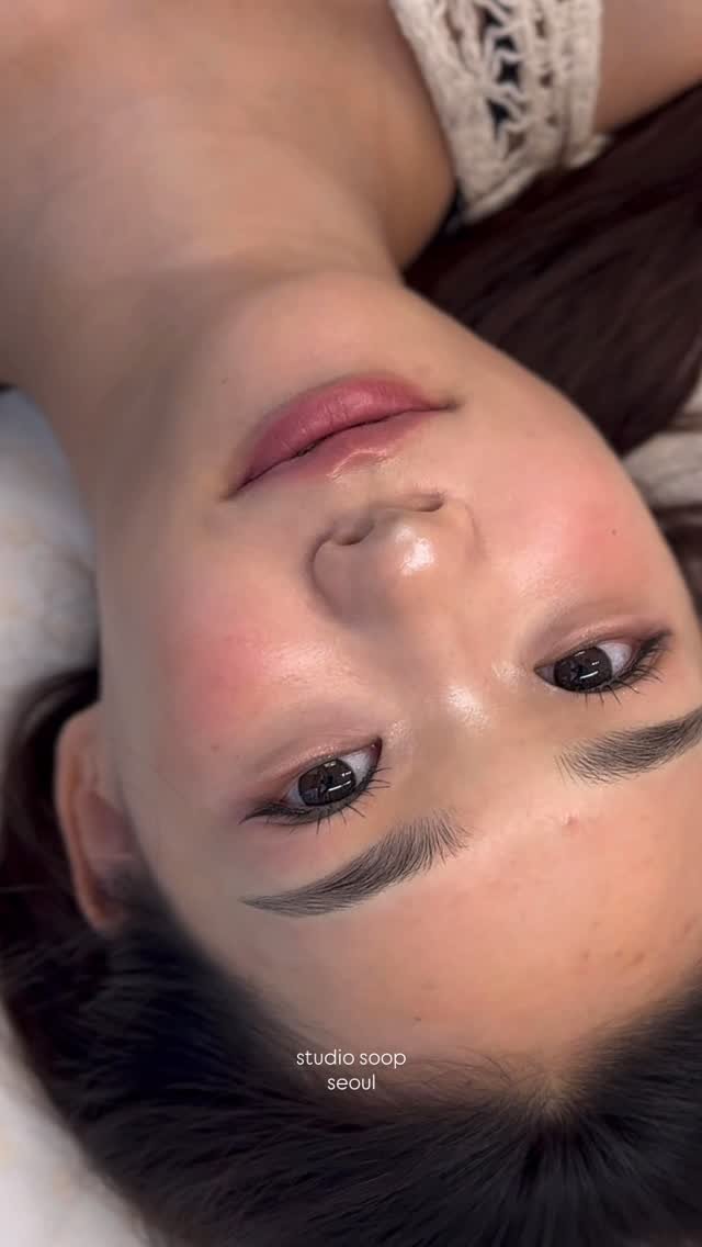 studiosoop_seoul 게시물 이미지: 정교한 선의 조화가 보이시나요? 👀

앞머리 비대칭도
볼륨 곡선의 미학으로
원래 내...