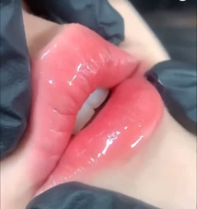 studiosoop_seoul 게시물 이미지: 숲 시그니처 𝖡𝖡 𝖫𝖨𝖯 ㅡ 𝖡𝗅𝖾𝗆𝗂𝗌𝗁 𝖡𝖺𝗅𝗆

잃어버린 입술...