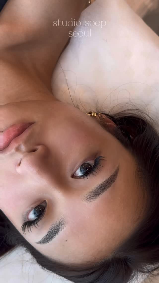 studiosoop_seoul 게시물 이미지: 우리가 사랑한 분위기
첫사랑의 감정 처럼 피어오르는,

내 얼굴 가장 중요한...