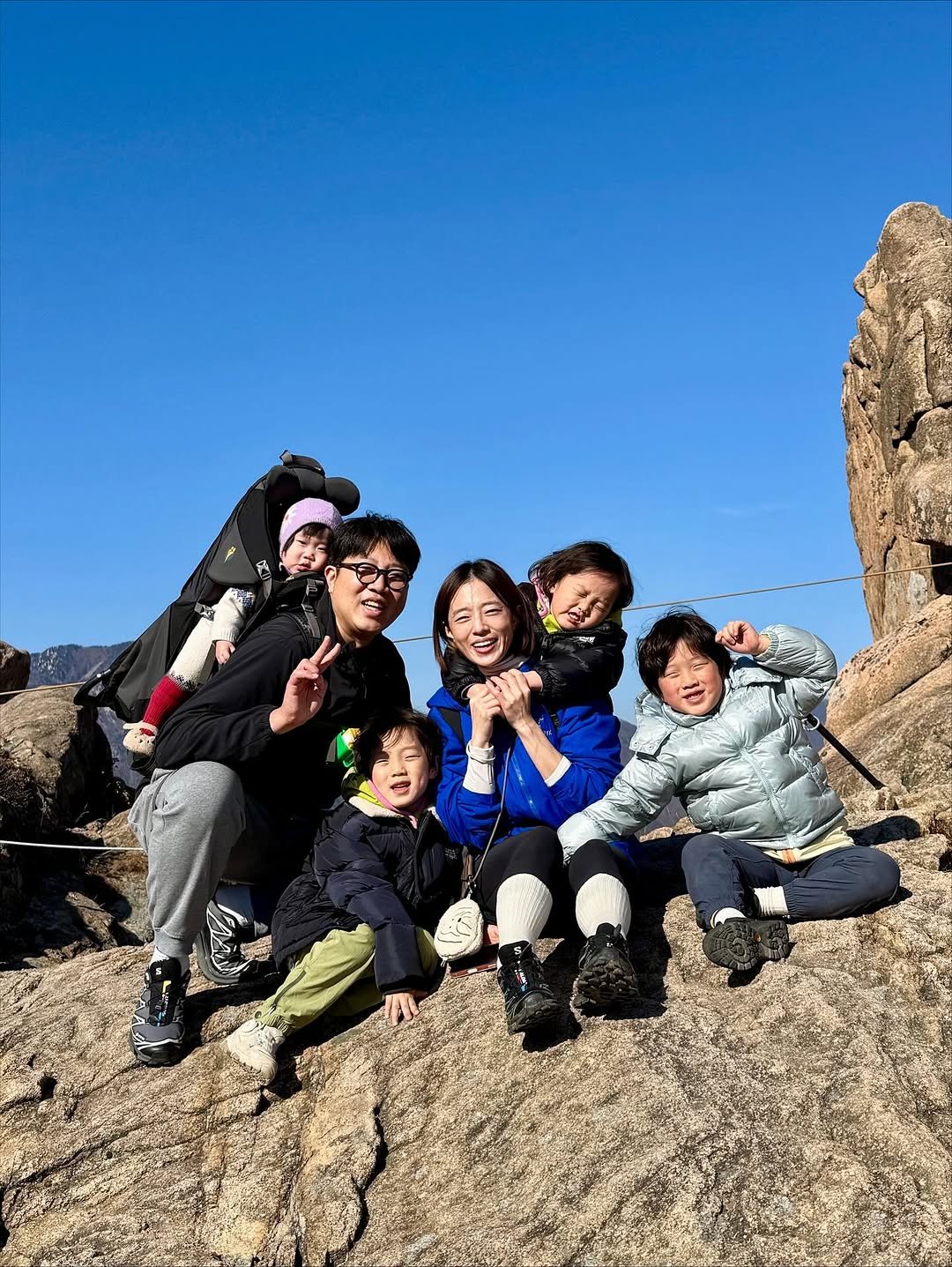 Photo by 해뜨기 전부터 챙겨먹는 수연이네♥️ on November 19, 2025. May be an image of climbing and Saqsaywaman.