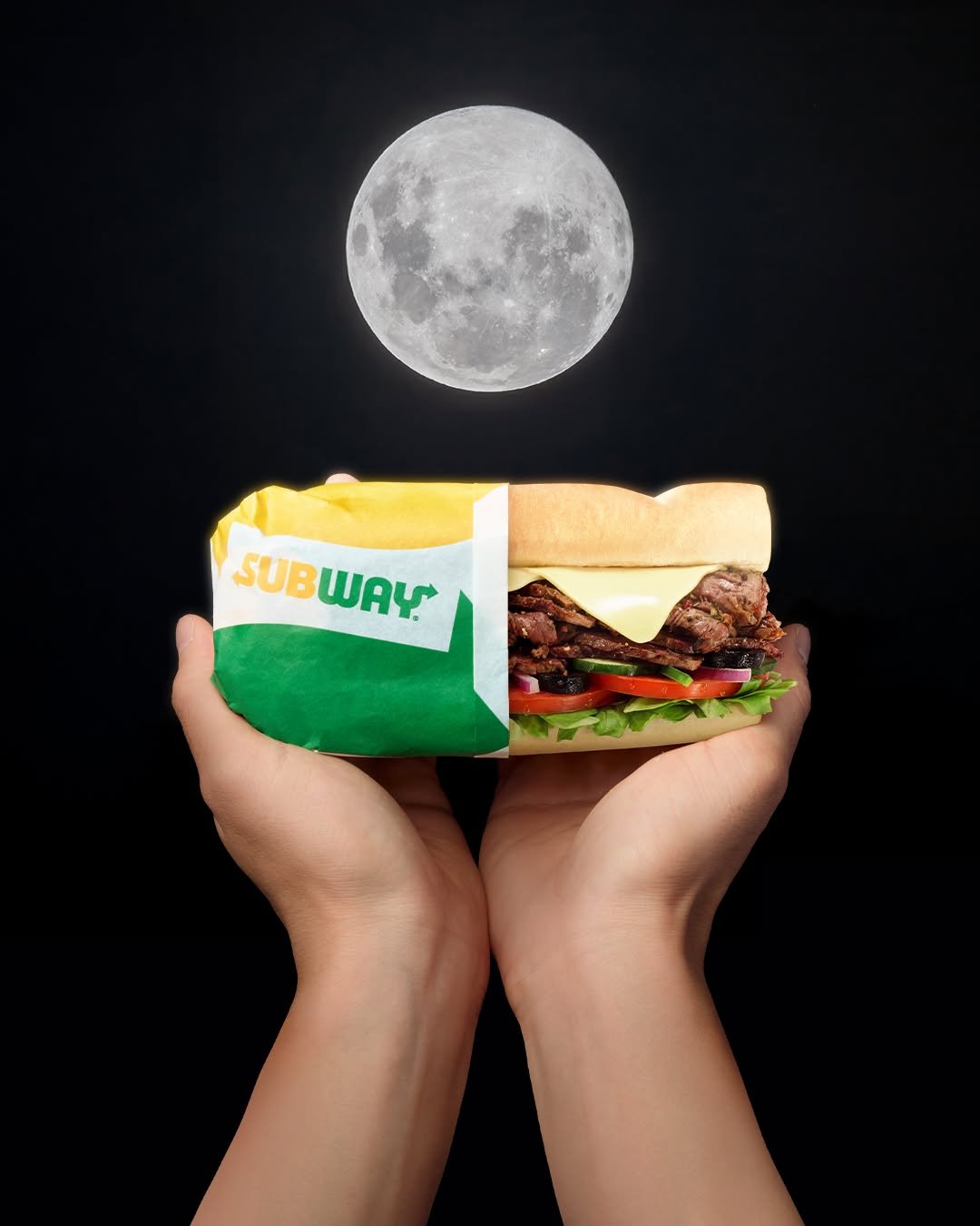 Photo by 써브웨이 on October 19, 2025. May be an image of sandwich and text.