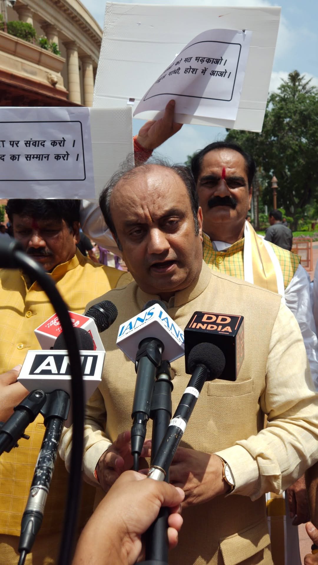 sudhanshutrivediofficial 게시물 이미지: NEET और शिक्षा व्यवस्था पर सरकार संसद में...