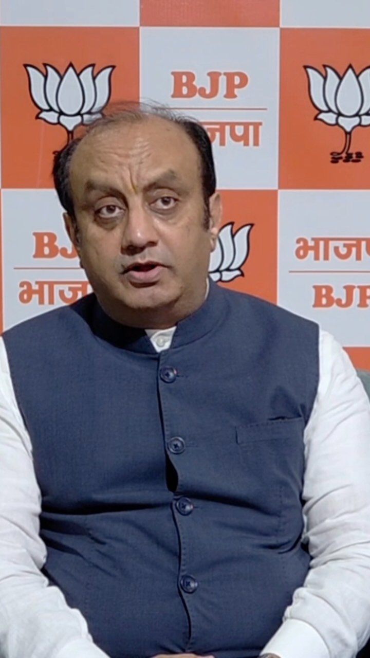 sudhanshutrivediofficial 게시물 이미지: नेता प्रतिपक्ष राहुल गांधी जी अपनी चिर-परिचित...