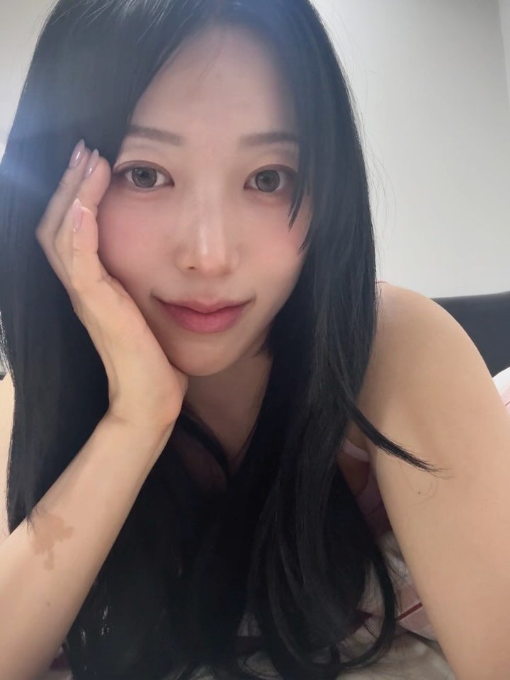 suhyunwith 게시물 이미지: 머물 곳을 찾기보다, 머물 수 있는 사람이 되기로
26년6월도 안녕🙋🏻‍♀️