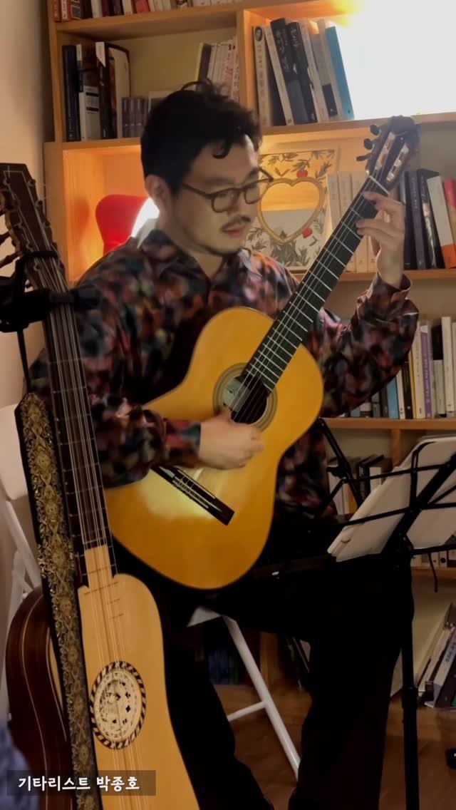 sujinnam2018 게시물 이미지: (2025/9/19/금) 비오는 금요일 밤, 시간이 멈춘 순간이었어요....