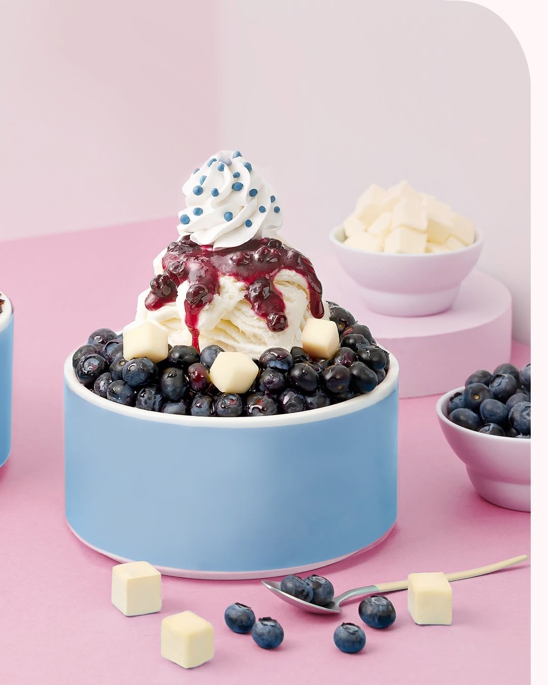 Photo by 설빙 on February 01, 2026. May be an image of gelato, blueberries, yogurt and text.