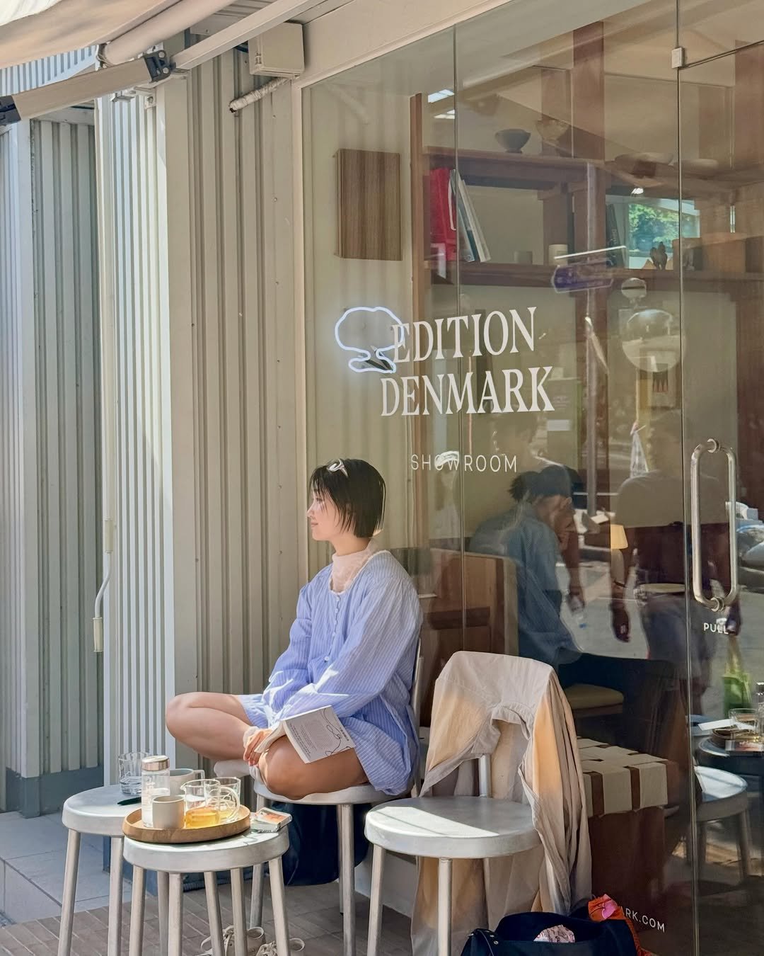 sullalee 게시물 이미지: 해 많이 쬔 날에는 밤에 눕자마자 잠든다 심지어 낮에 한양도성 아래에서도 깊은...