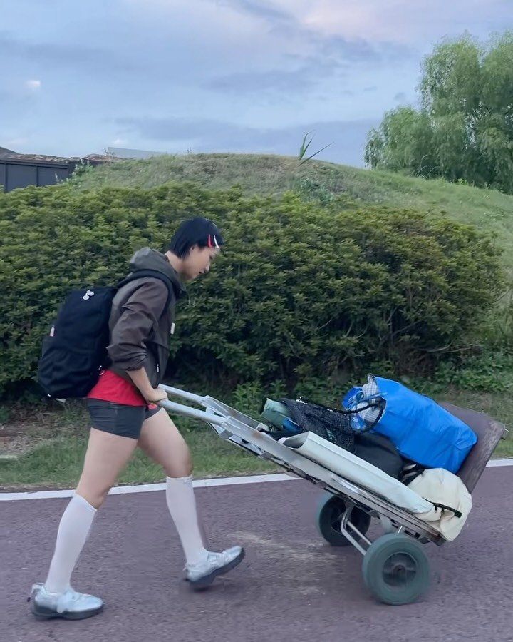 sullalee 게시물 이미지: 다섯이서 짧은 캠핑을 갔었다. 포틀럭 파티가 뭔지 모르는 애들처럼 1인당 5인분의...