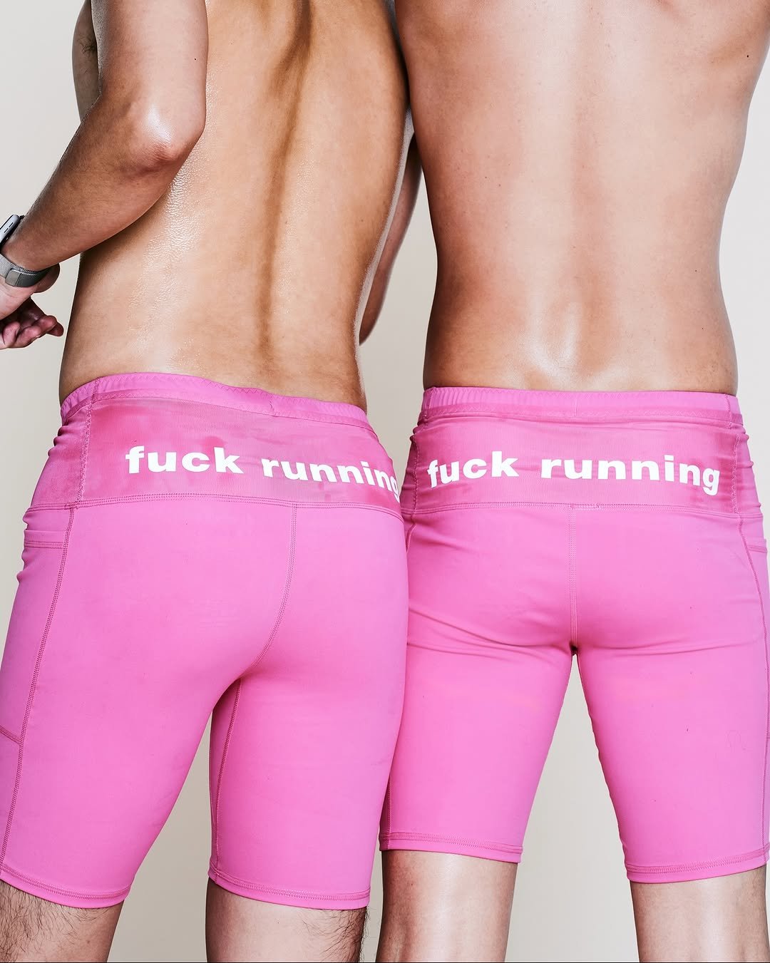 Photo shared by THE W@RLD on September 01, 2025 tagging @thewarld_official, and @sulturemedia. May be an image of 1 person, sportswear, shorts and text that says 'fuck ckrunnin/fuckrunning running fuck running K'.