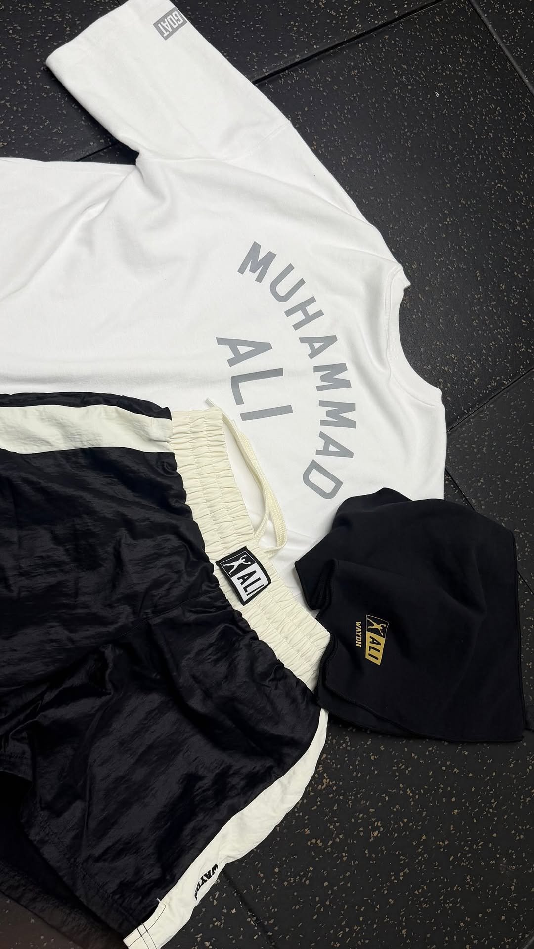 sun__fit 게시물 이미지: MUHAMMAD ALI collection 
@waydn_official 

ALI...