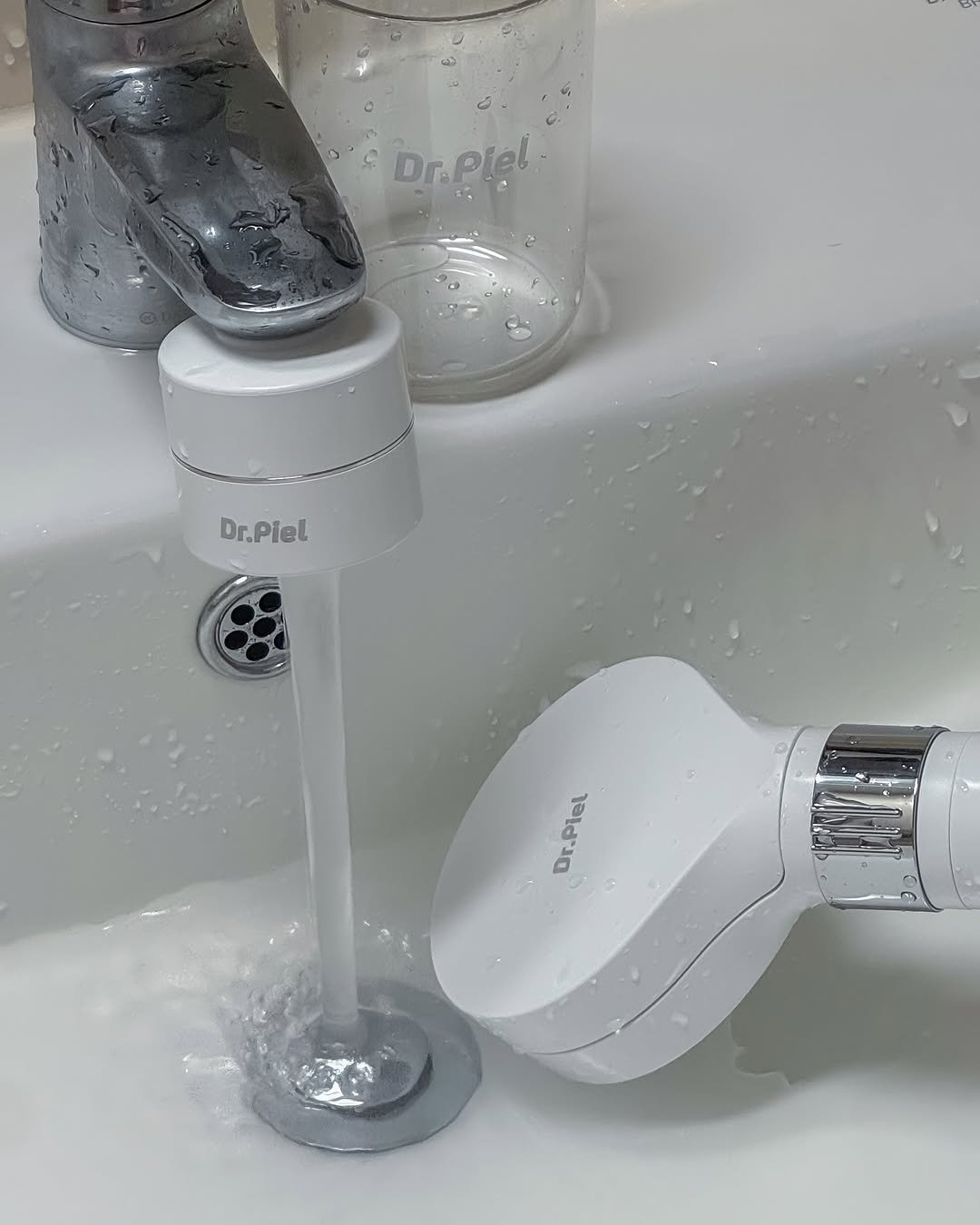 Photo shared by 선제ㅣ유아식 그리고 삼남매육아 on July 26, 2025 tagging @dr.piel_official. May be an image of faucet, water filter, shower, sink, water bottle, body of water and text that says 'Dr.Piel Dr.P Piel Dr.Piel Dr.Plei Or.Piet'.