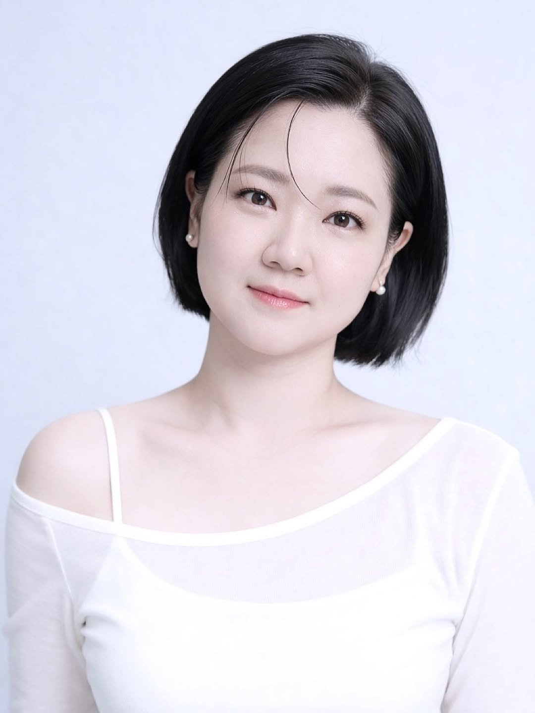 Photo by 썬데이랑 최은주 on February 14, 2026. May be an image of one or more people, braids, makeup and text.