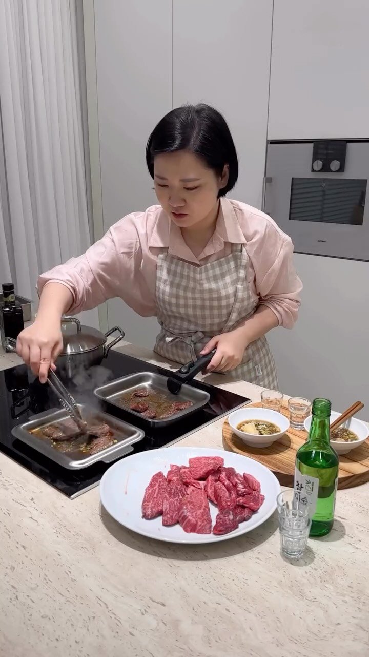 sunday_rang 게시물 이미지: 🔺뚜껑까지 팬이되는 컴바인팬👍🏻

팬 하나에는 양념없이 그냥 구워먹고~
뚜껑에는...