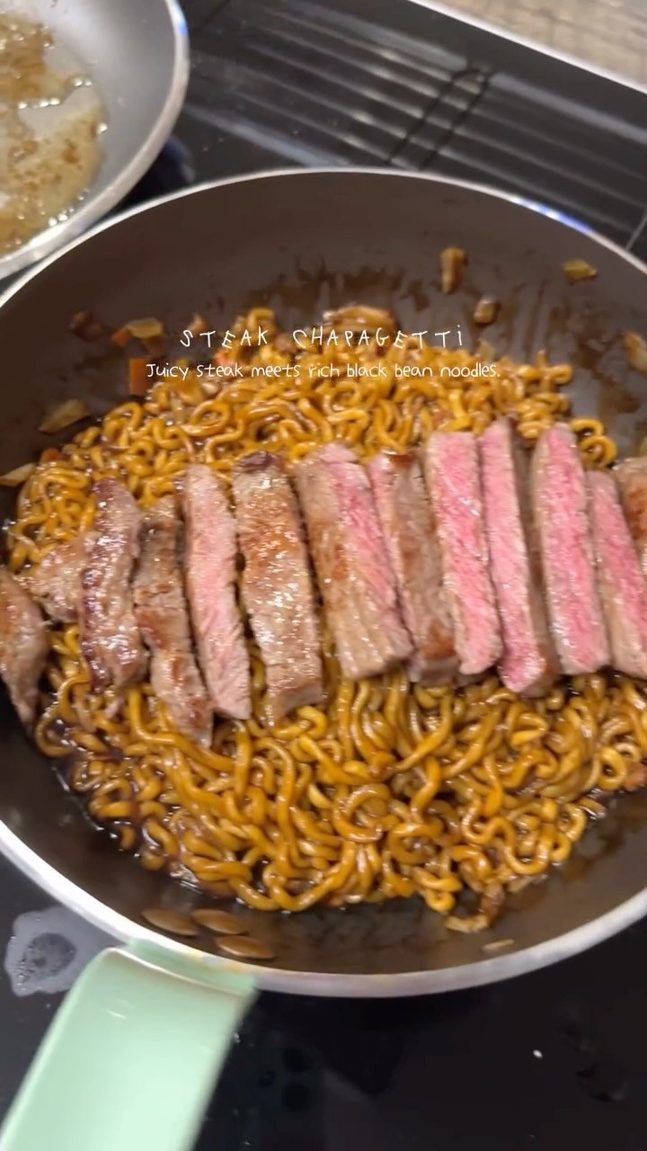 sunday_rang 게시물 이미지: 아~ 이 시간에 또 야식 먹었어요😭

남편이 출출하다고 꼬셨는데
살은...