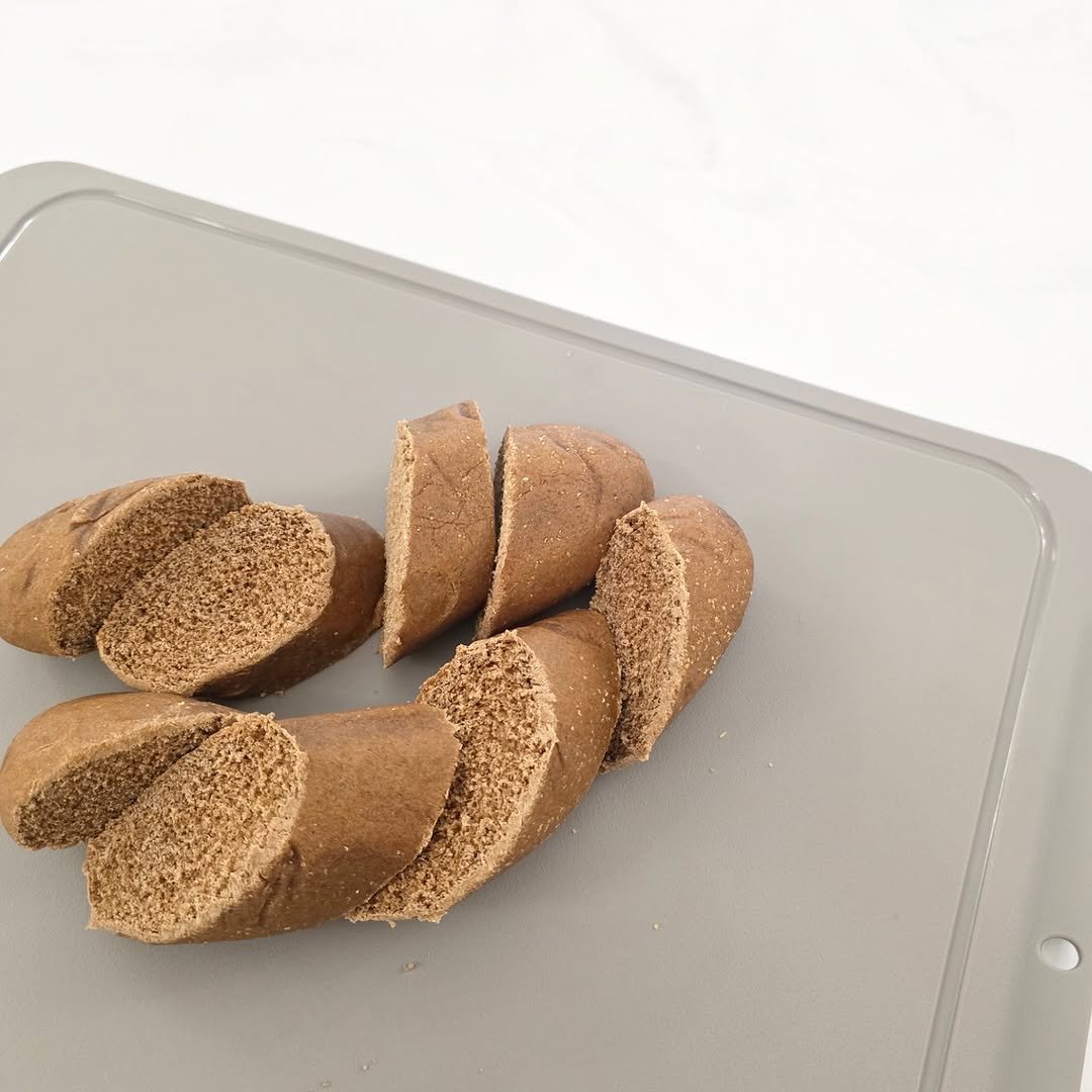 Photo shared by 방말금 on September 22, 2025 tagging @sillymann. May be an image of rye bread, baguette, toast, kitchenware and text.
