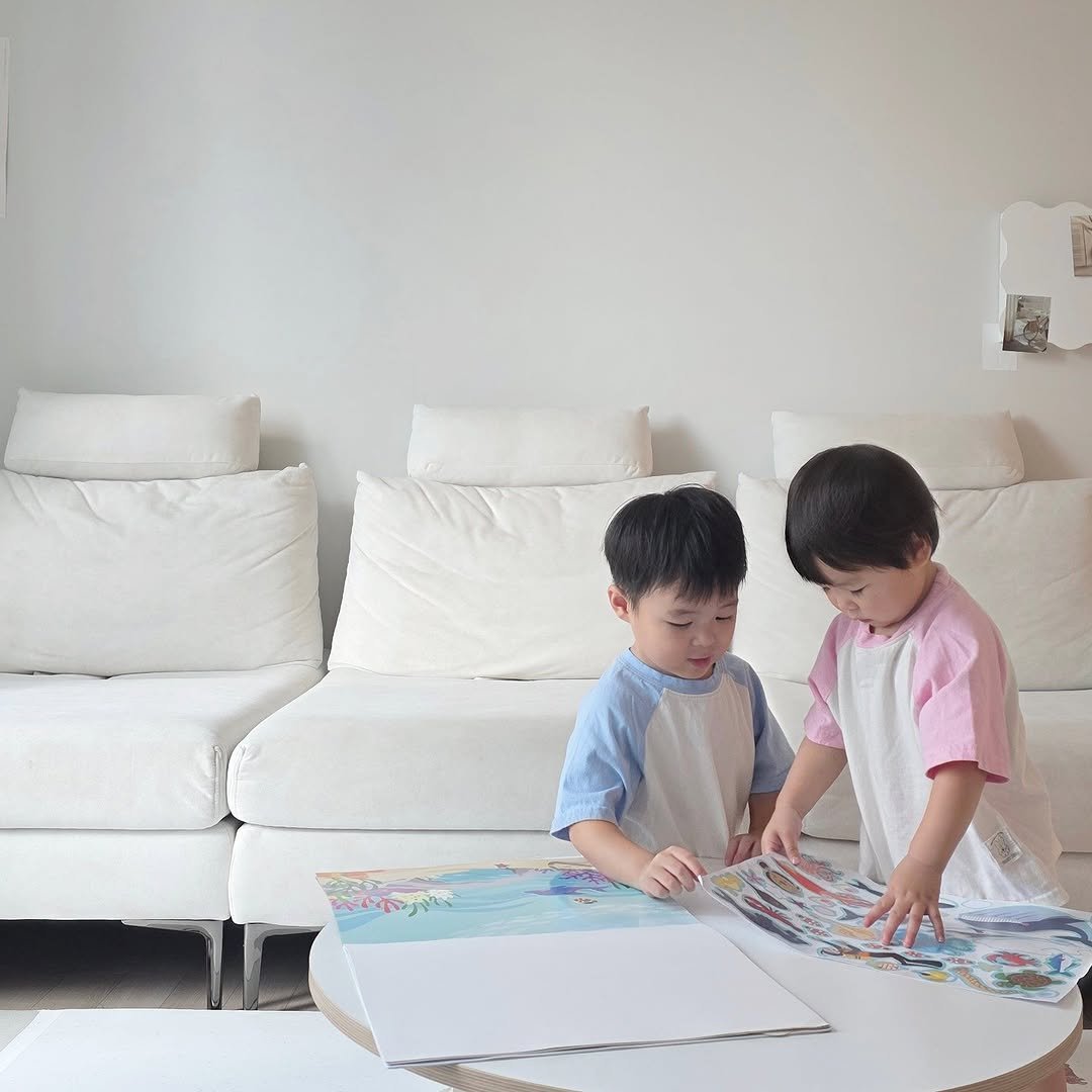 Photo shared by 방말금 on August 16, 2025 tagging @nabita_official. May be an image of 2 people, child, placemat and text.