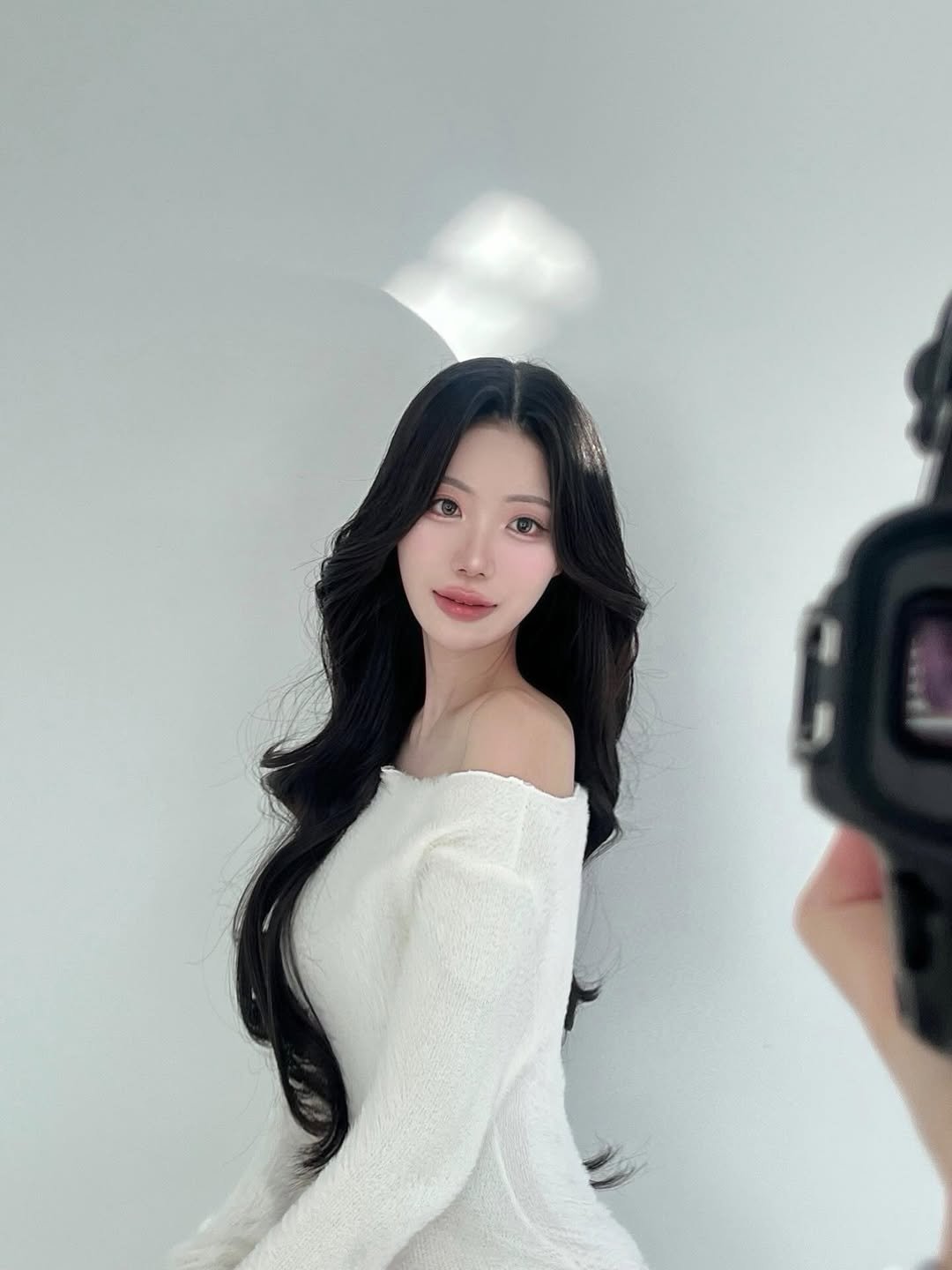 Photo by 성은 on January 22, 2026. May be an image of one or more people, hair and top.