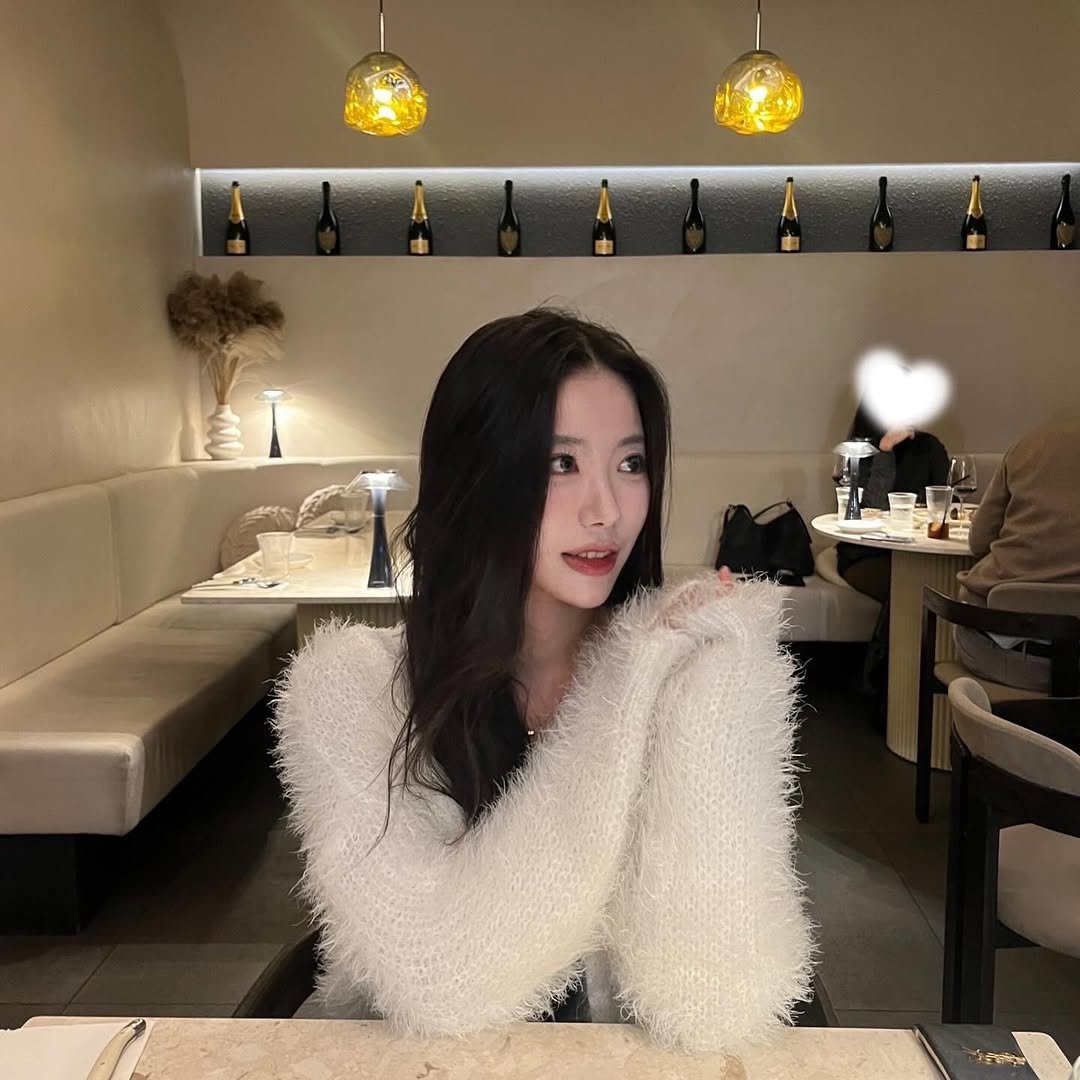 Photo by 성은 on January 14, 2026. May be an image of one or more people, hair and turtleneck.