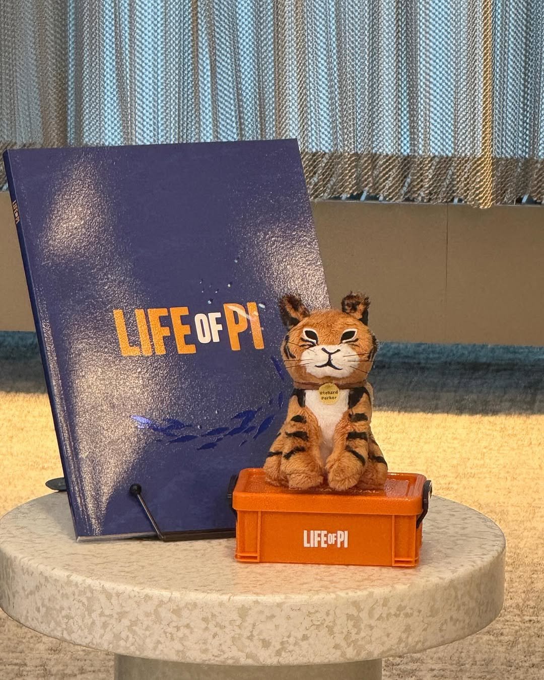 Photo by 박성진 on January 20, 2026. May be an image of book, paper weight and lego.