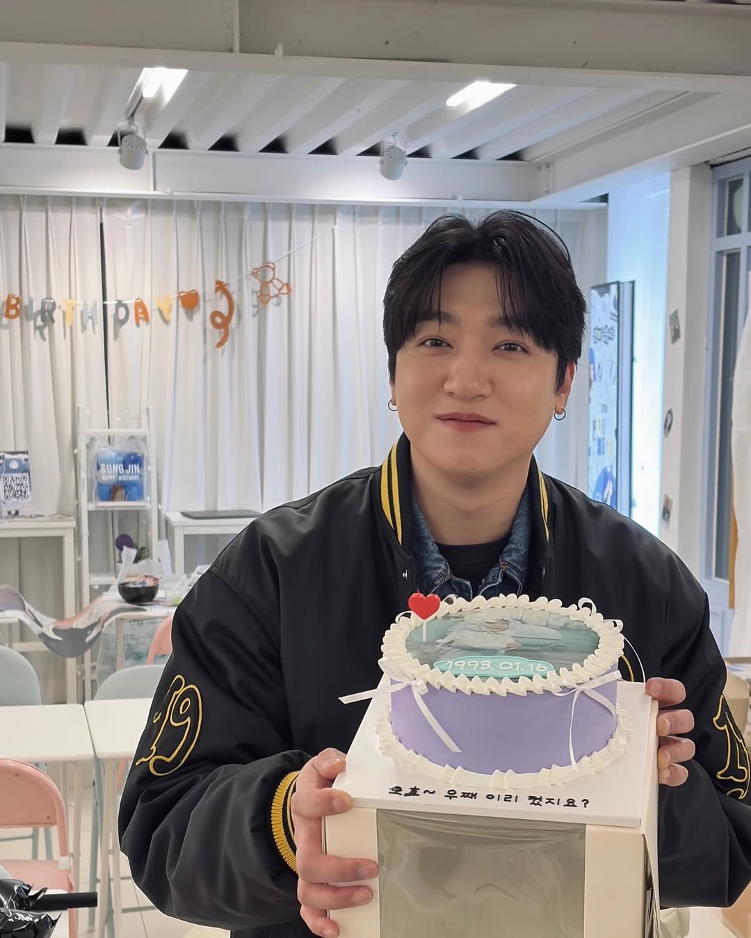 Photo by 박성진 on February 02, 2026. May be an image of bolo tie and text.