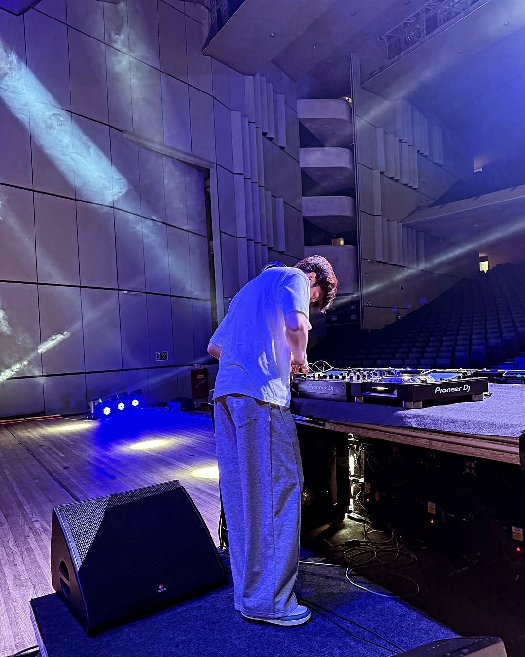 Photo by SungHoon & again Roiii on October 24, 2025.