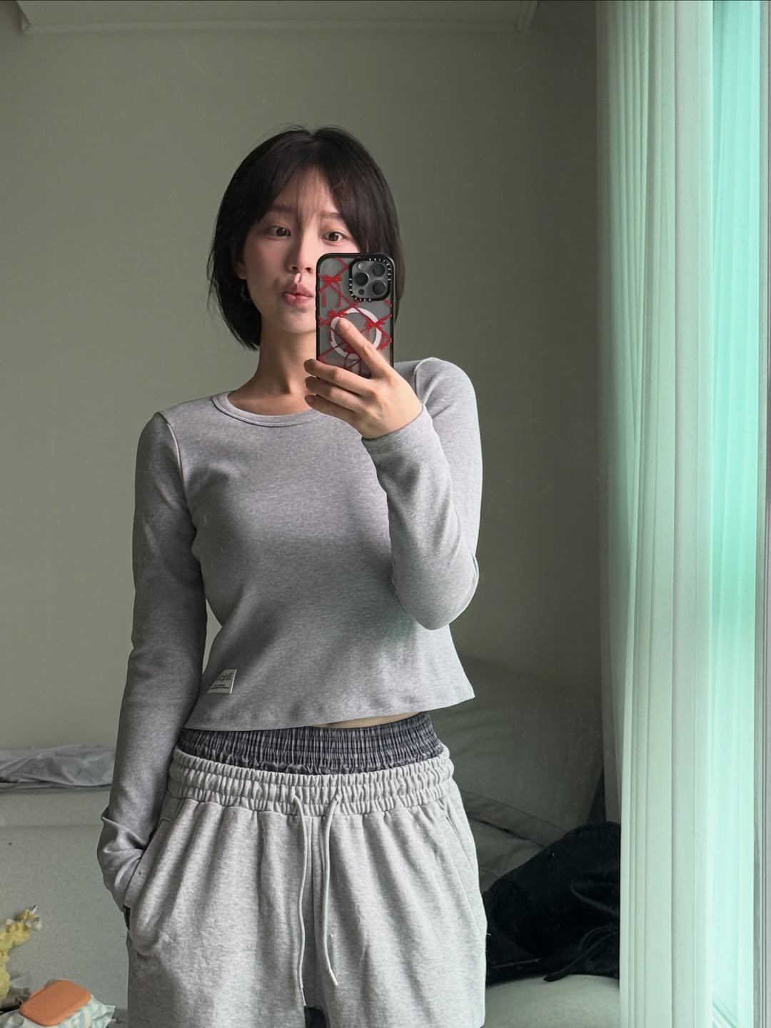 Photo by 미선짱 on October 06, 2025. May be an image of sleepwear, sweatpants, shorts, sweatshirt and sweatsuit.