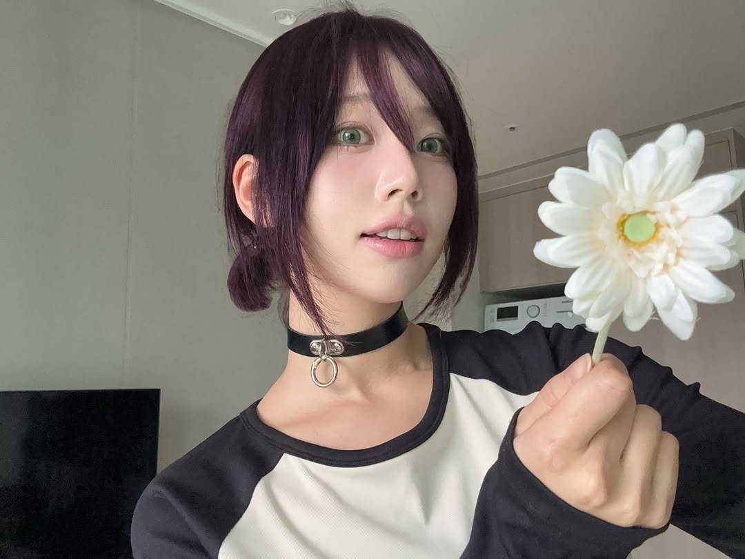 Photo by 미선짱 on October 17, 2025. May be an anime-style image of choker.
