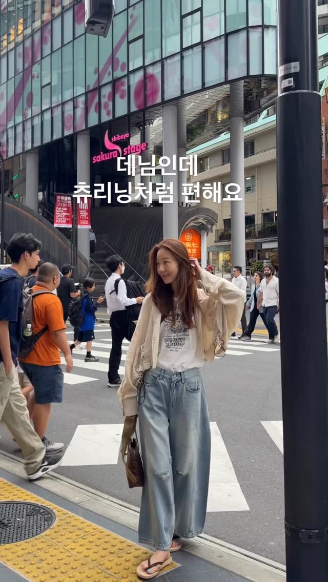 sunny_boutique_sunny 게시물 이미지: 여행 가면 옷은 더 솔직해져요😉

예쁘기만 한 옷은 결국 캐리어 안에 남고,
편한...