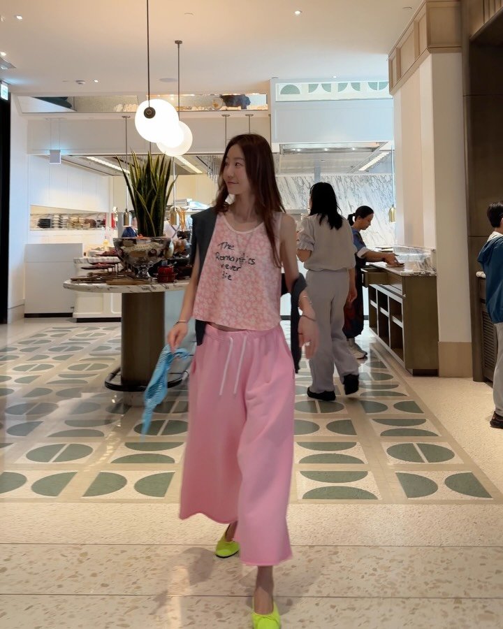 sunny_boutique_sunny 게시물 이미지: 굿모닝~~~ 오늘은 일요일이니까 조식룩🎀
우리 베이비님들은 맛점 하셨겠죠? 

같은...