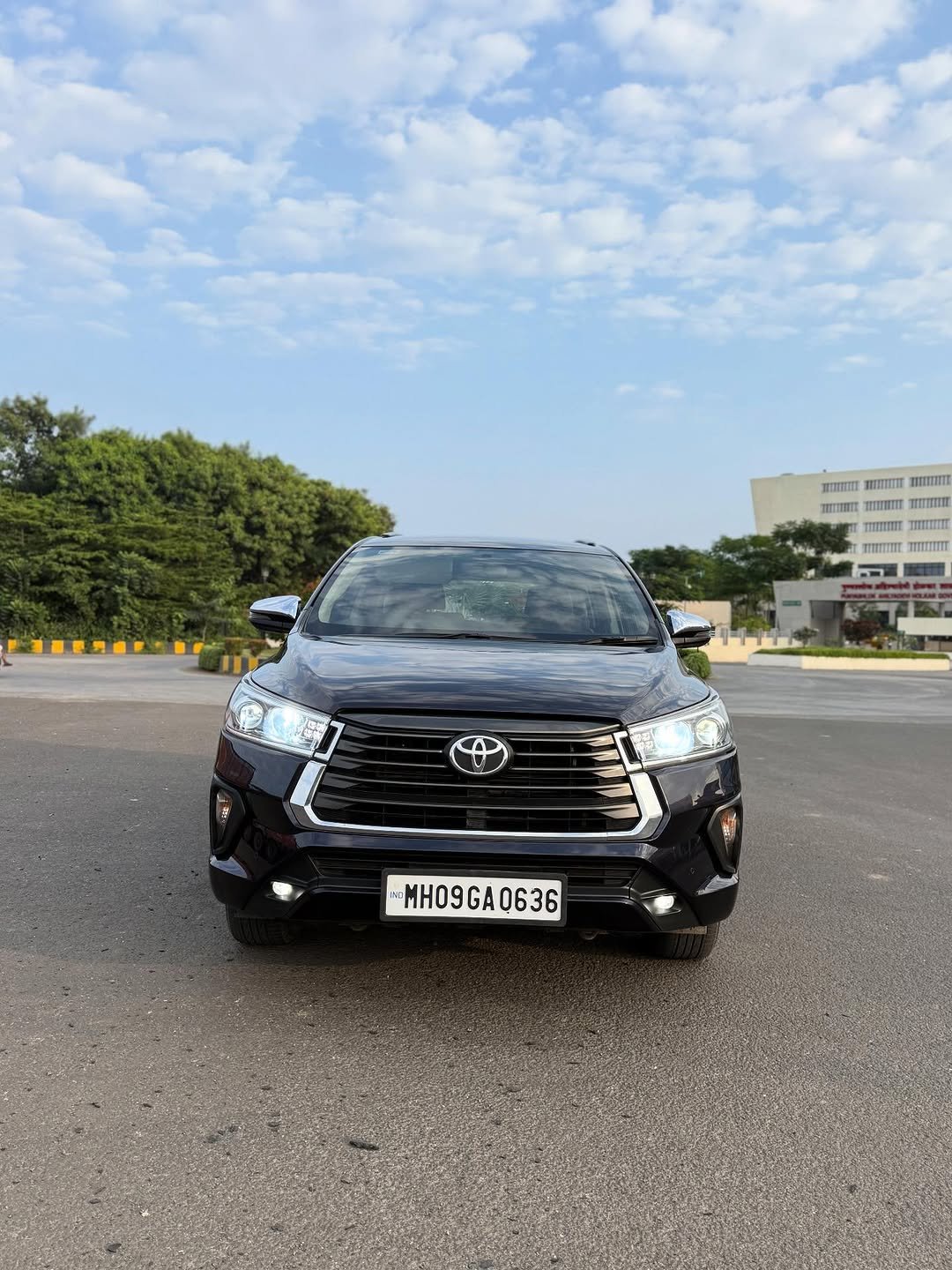 Photo by Sunny Car on November 05, 2025. May be an image of wheel, car, windshield, tire, road and text.