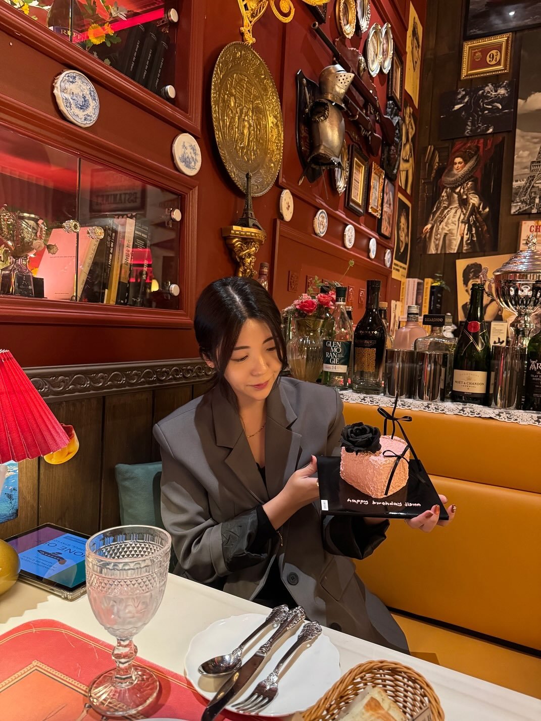 Photo by 김지선 on November 09, 2025. May be an image of phone and text.