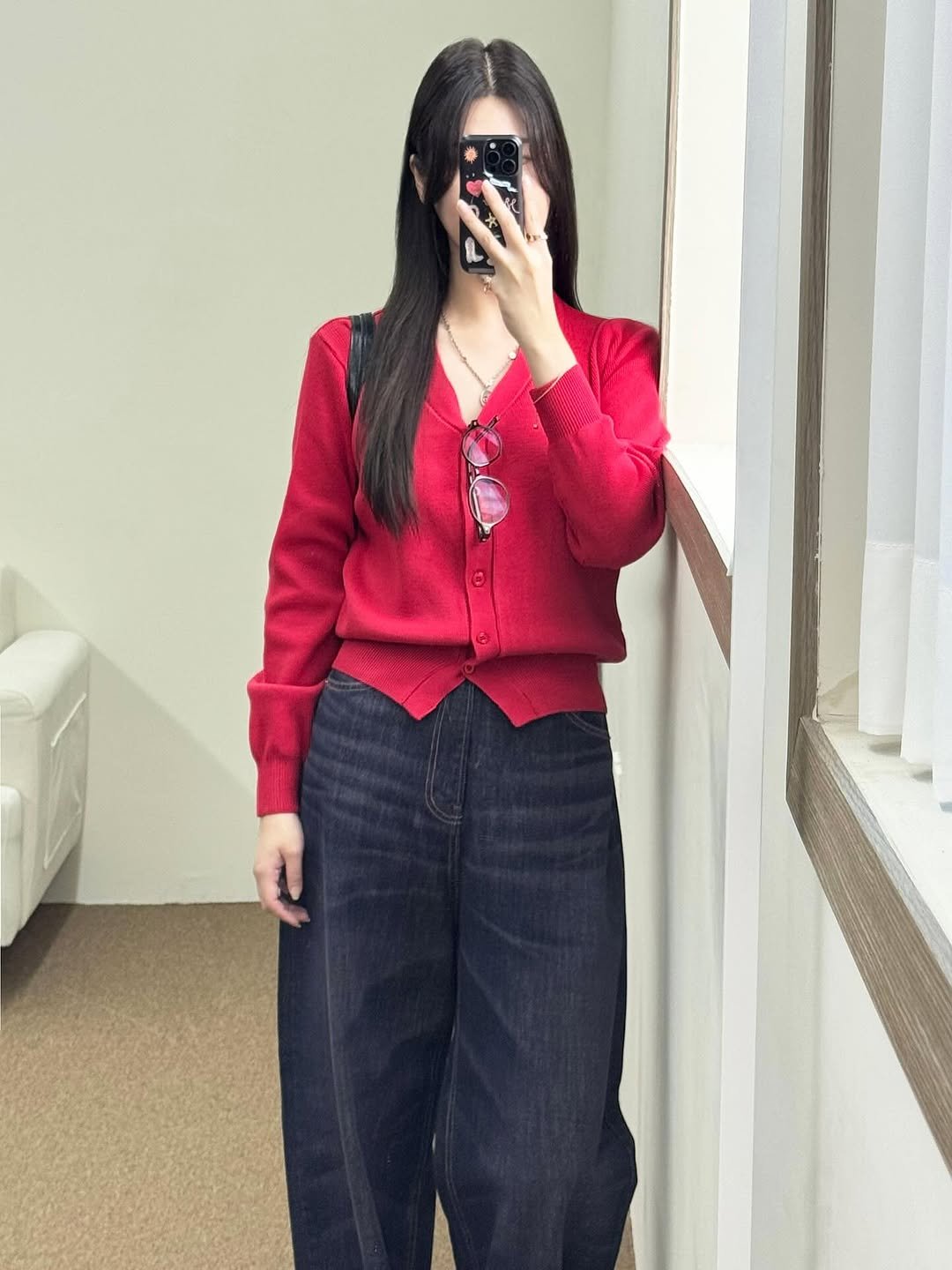Photo by 김지선 on September 24, 2025. May be an image of 1 person, cardigan, blazer and text.