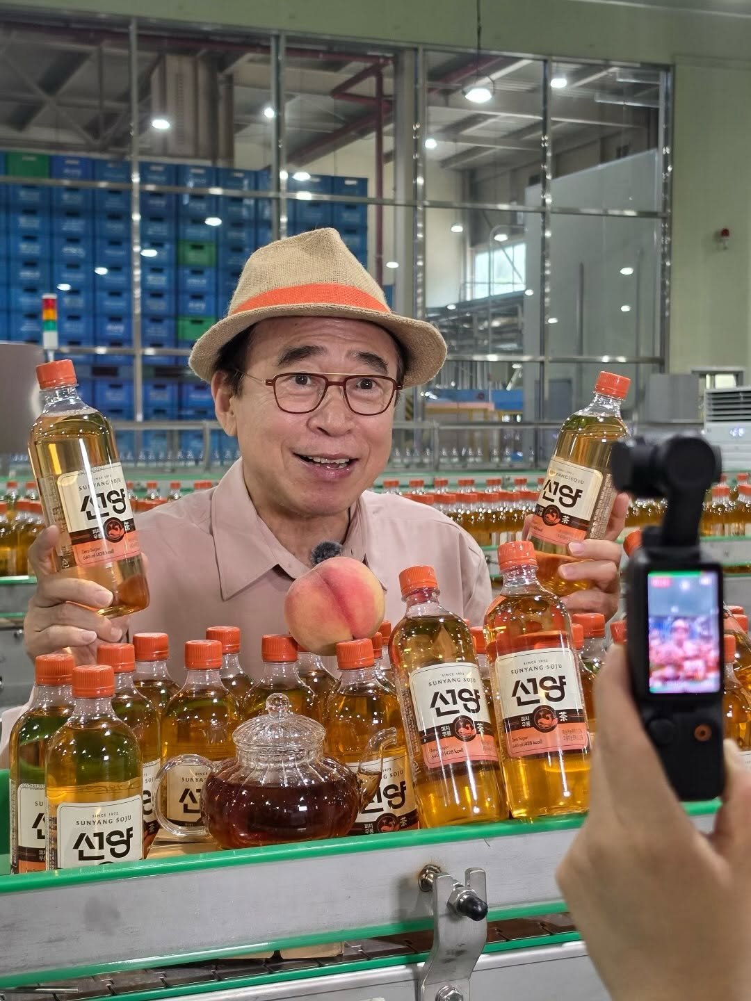 sunyang_soju_hejang 게시물 이미지: 과일차 소주 ‘선양 피치우롱’ 만들었씨유~

향긋한 복숭아에 우롱차로...