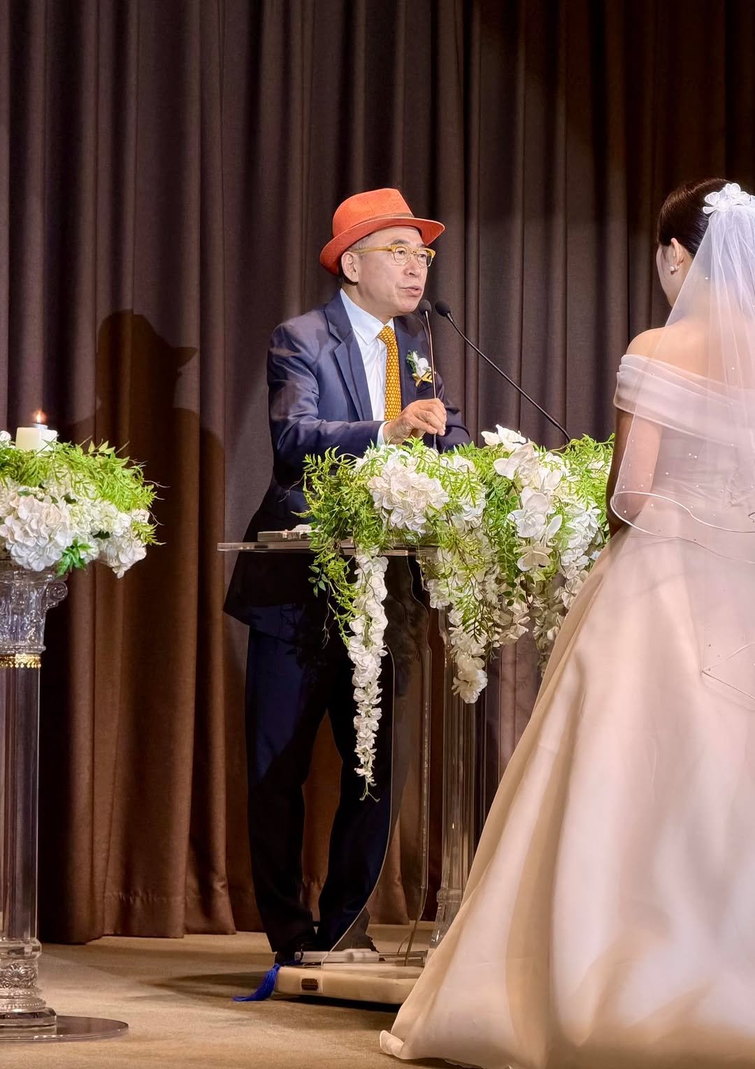 Photo by 조웅래 on September 26, 2025. May be an image of 2 people, flower, dais and wedding.