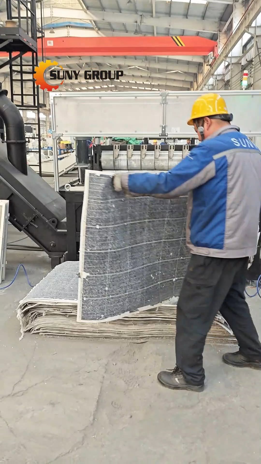 sunyrecyclemachinery 게시물 이미지: Solar Glass Removal So Easy! 🤯♻️...