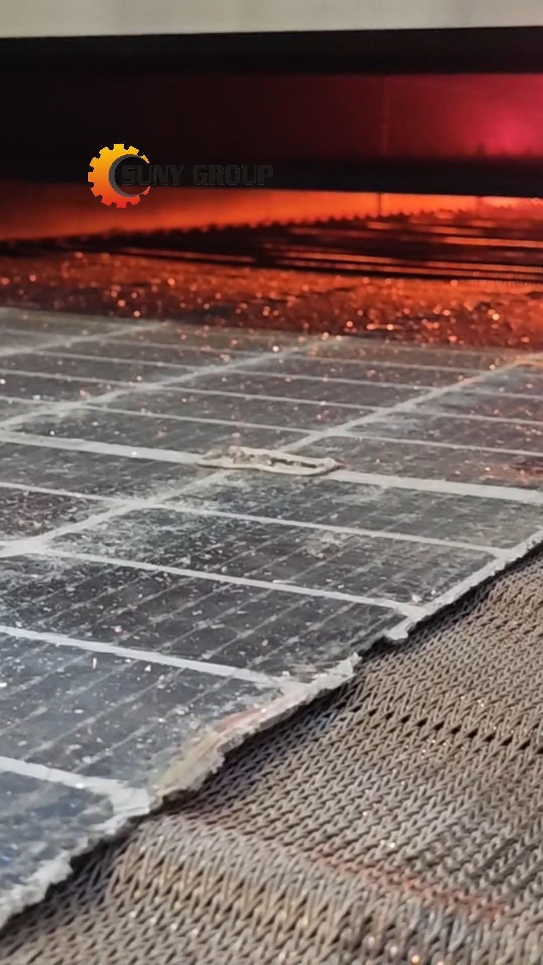 sunyrecyclemachinery 게시물 이미지: This Machine Breaks Down Solar Panels...