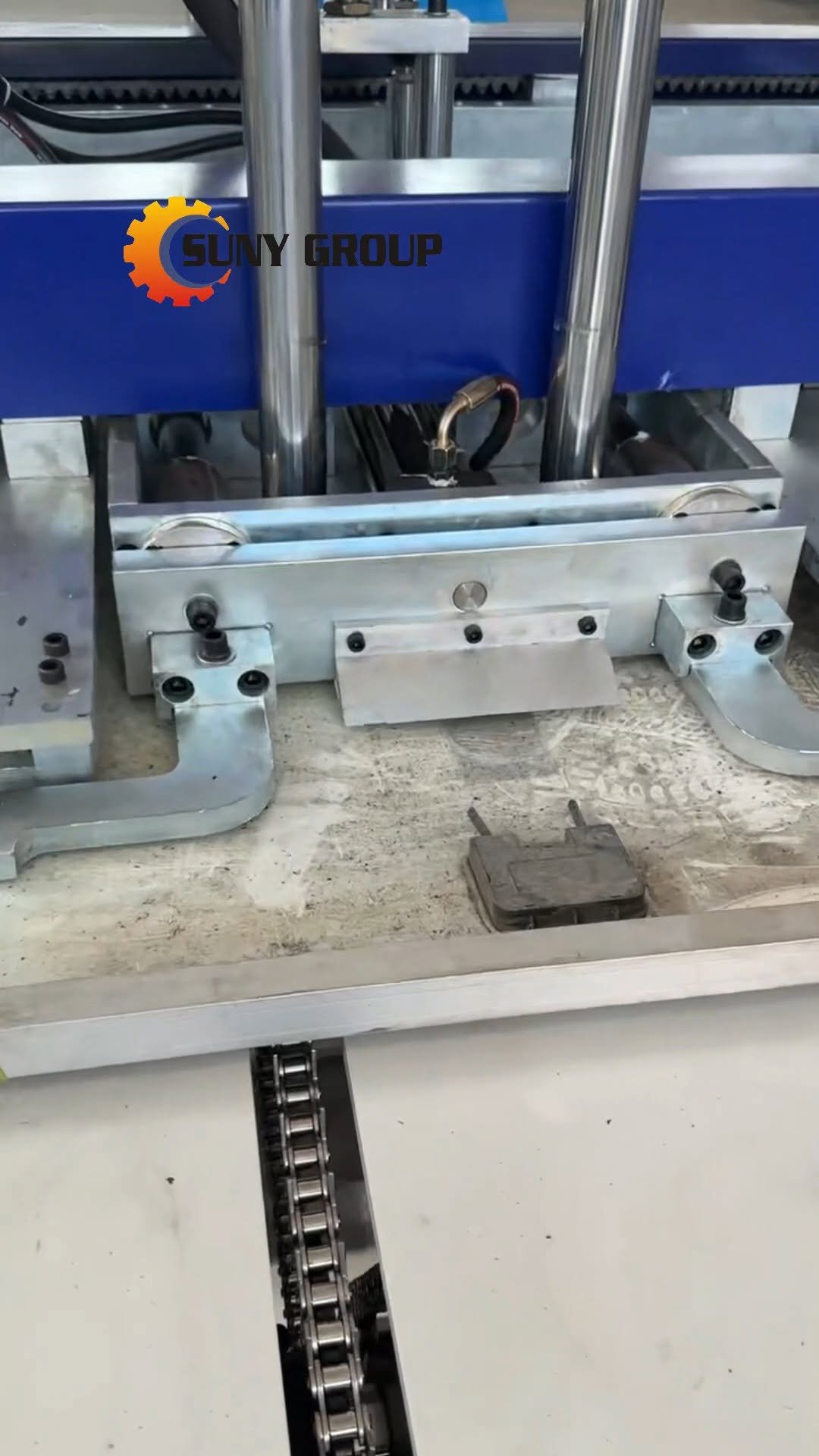 sunyrecyclemachinery 게시물 이미지: This Machine Removes PV Module Frames So Fast 😲