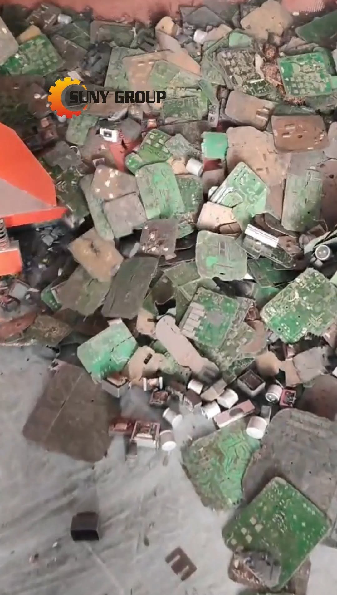 sunyrecyclemachinery 게시물 이미지: E-Waste PCB Component Dismantling Machine in...