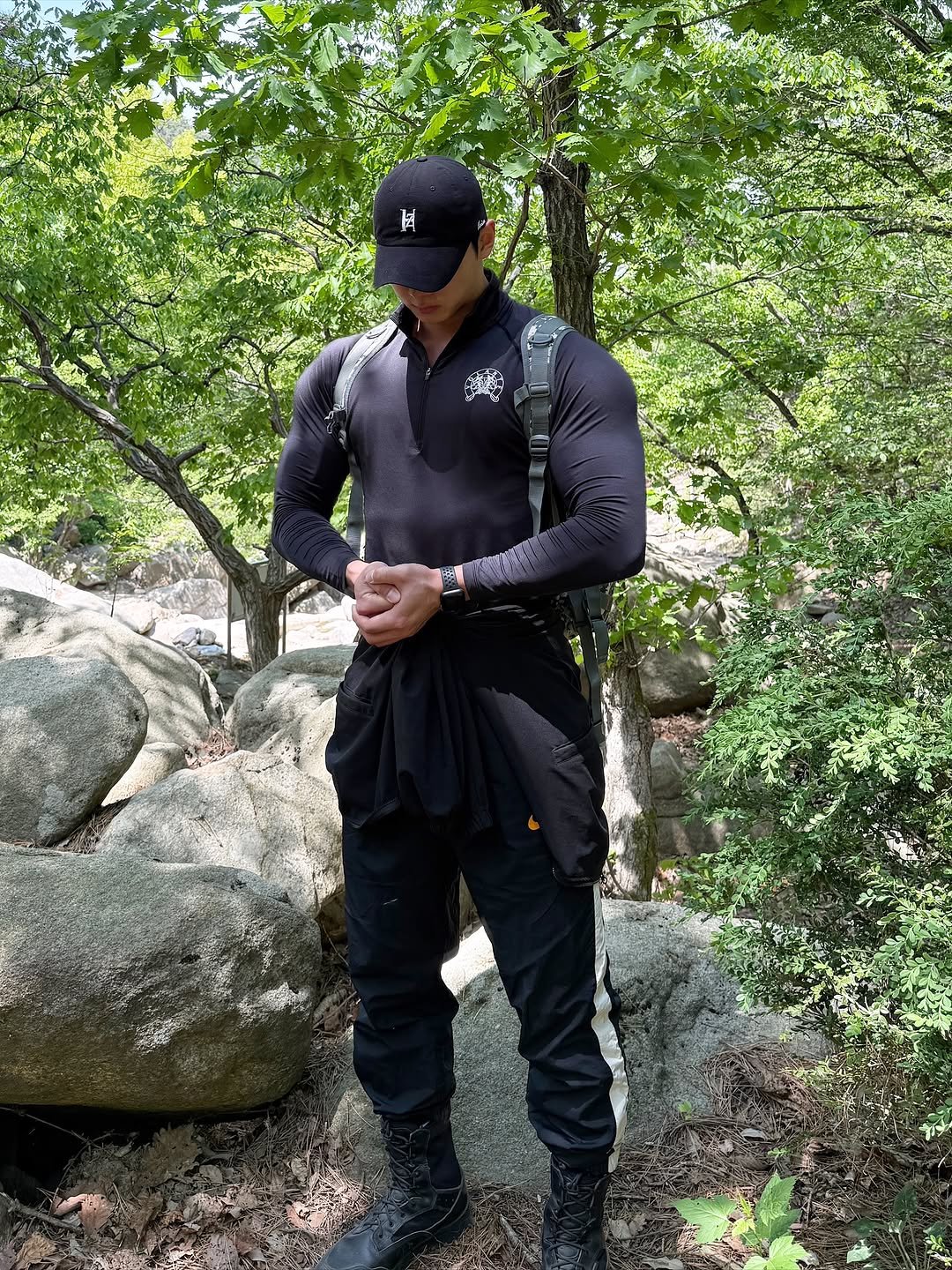 superbody__gun 게시물 이미지: 관악산 등산완료⛰️
매년 가지만 올해는 사람엄청많네🙄

🧢 @hrz__studio...