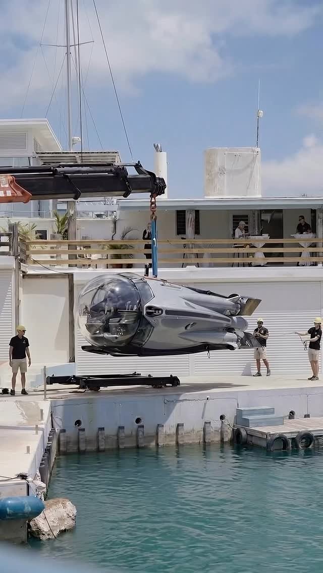 supercarblondie 게시물 이미지: I drove the new $10,000,000 private submarine!...