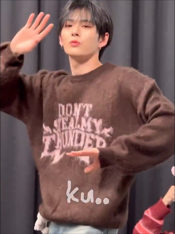 Photo by Supersub on November 04, 2025. May be an image of one or more people, bangs, top and text that says 'DON'T Duờ ruas EAM EAMY. ክህ ku..'.