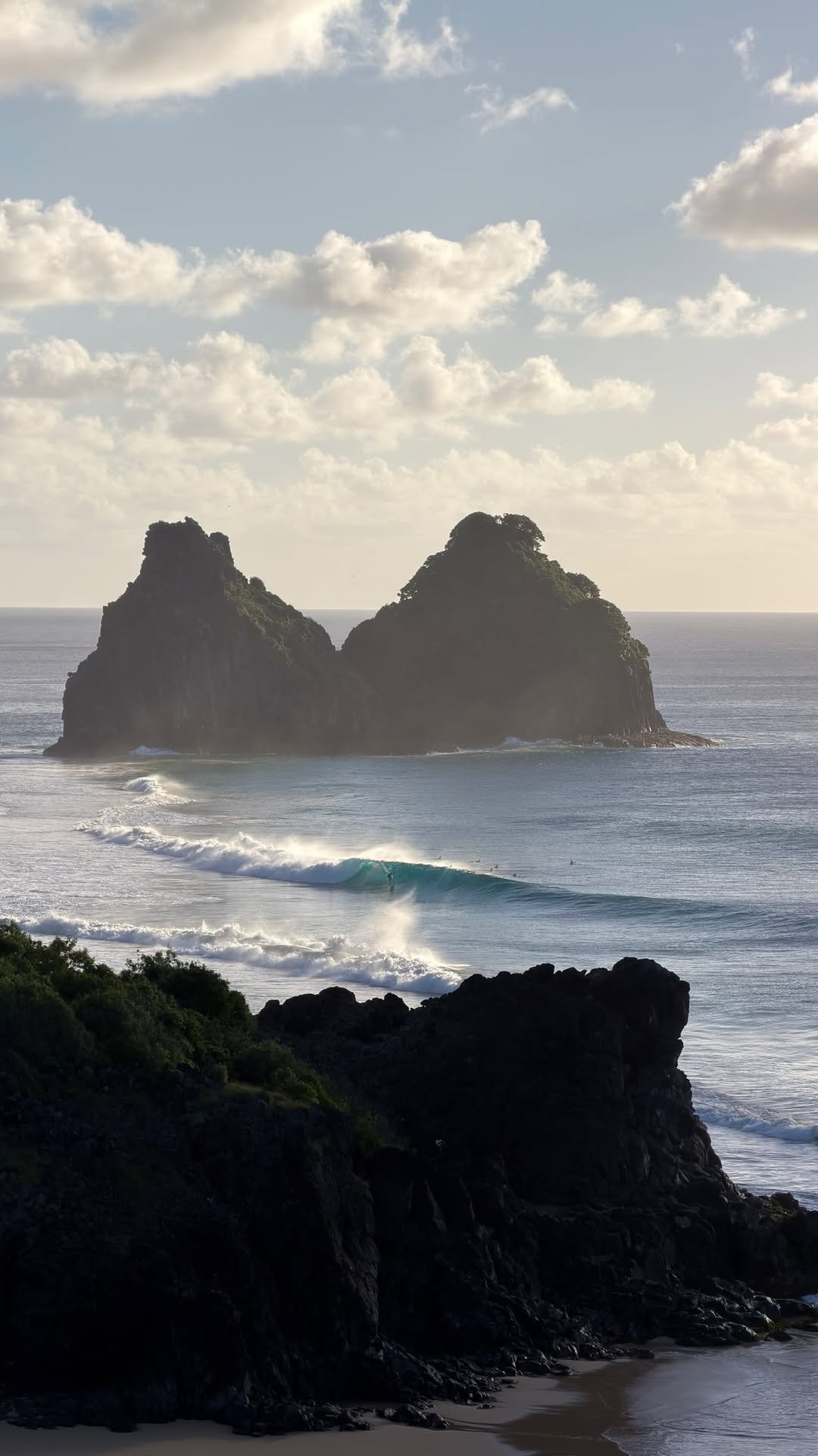 surfgurupro 게시물 이미지: Fim de tarde dos sonhos hoje na Praia do Bode,...