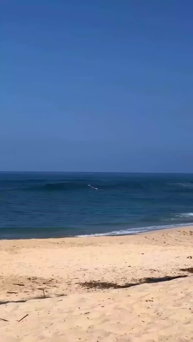 surfingobsessed 게시물 이미지: Ouch..😳 Follow us!!🏄‍♂️

Cred: ⚡️...